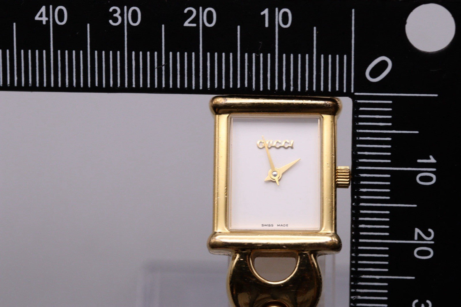 Gucci 1800L Wristwatch - Gold, Stainless Steel- מגיע עם הקופסה והרצועות!