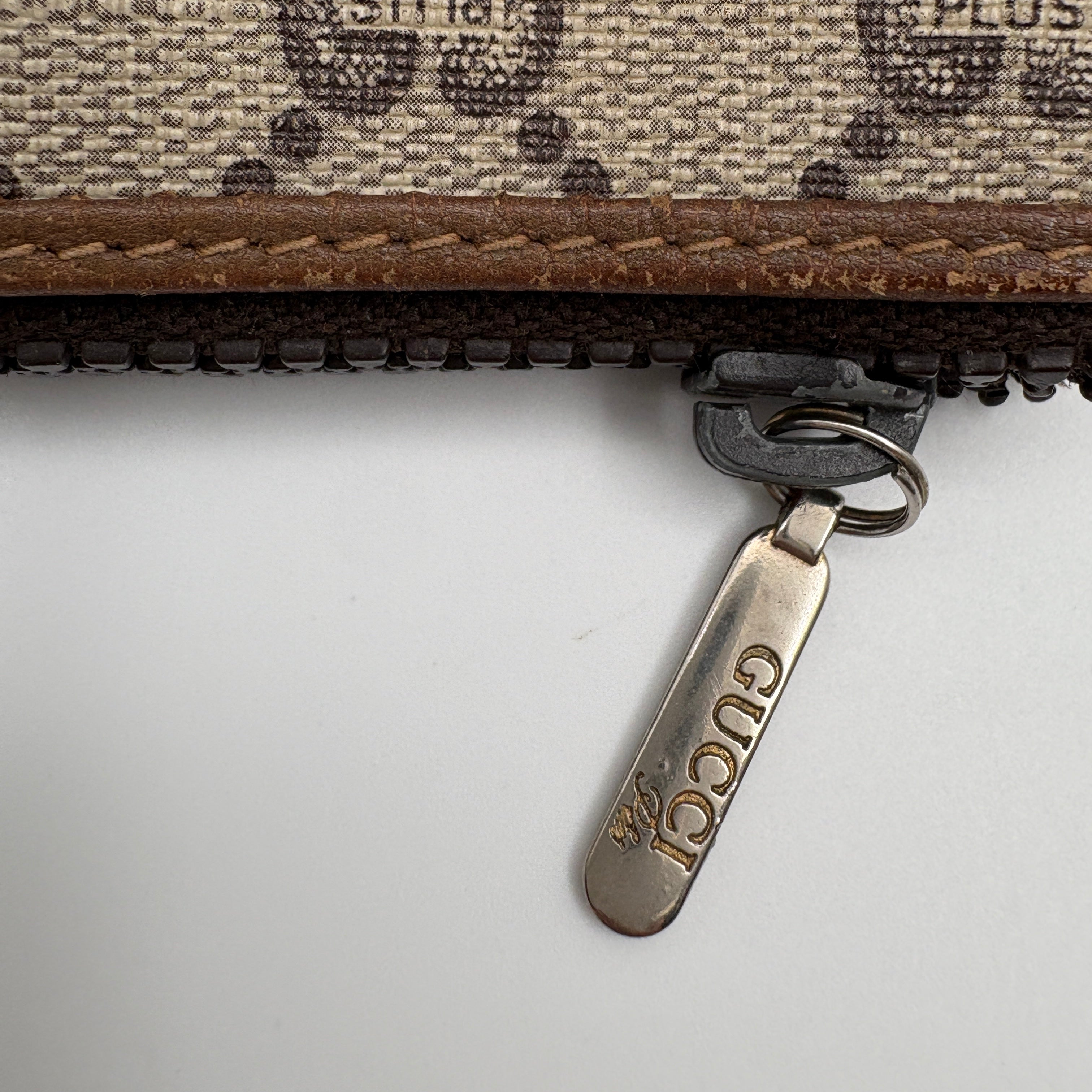 Gucci Clutch Bag GG Plus