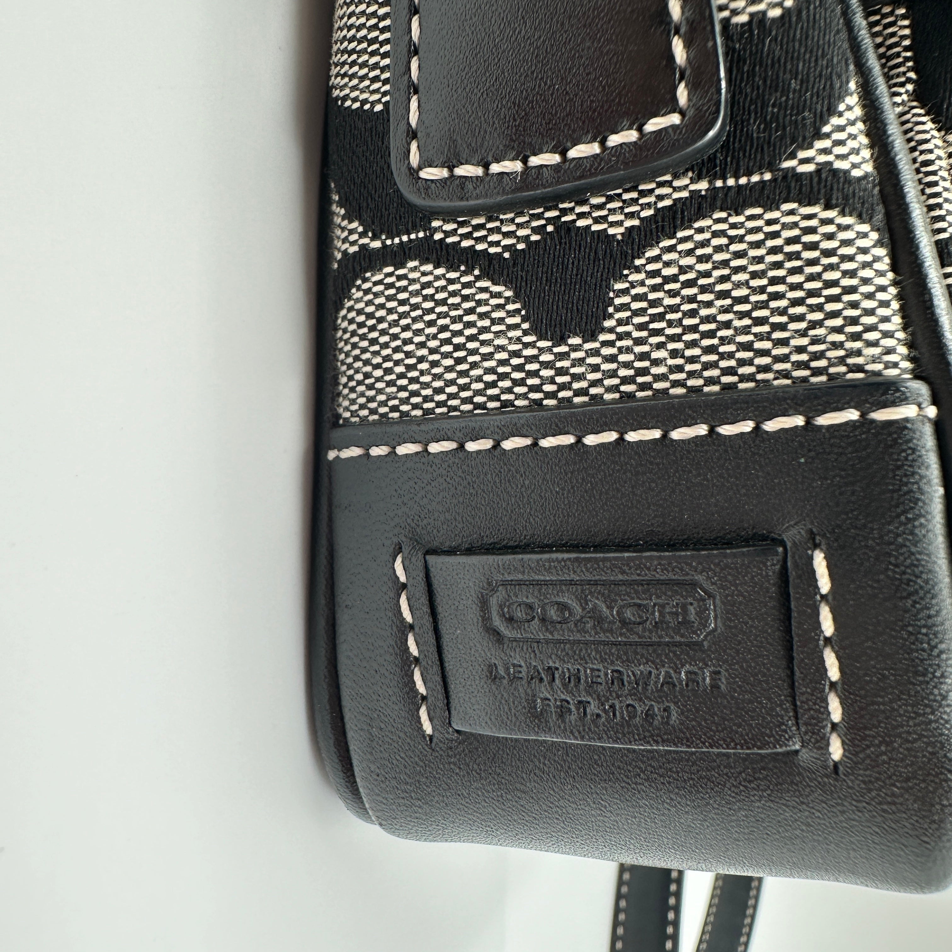 Mini Shoulder Bag Signature Canvas, Leather