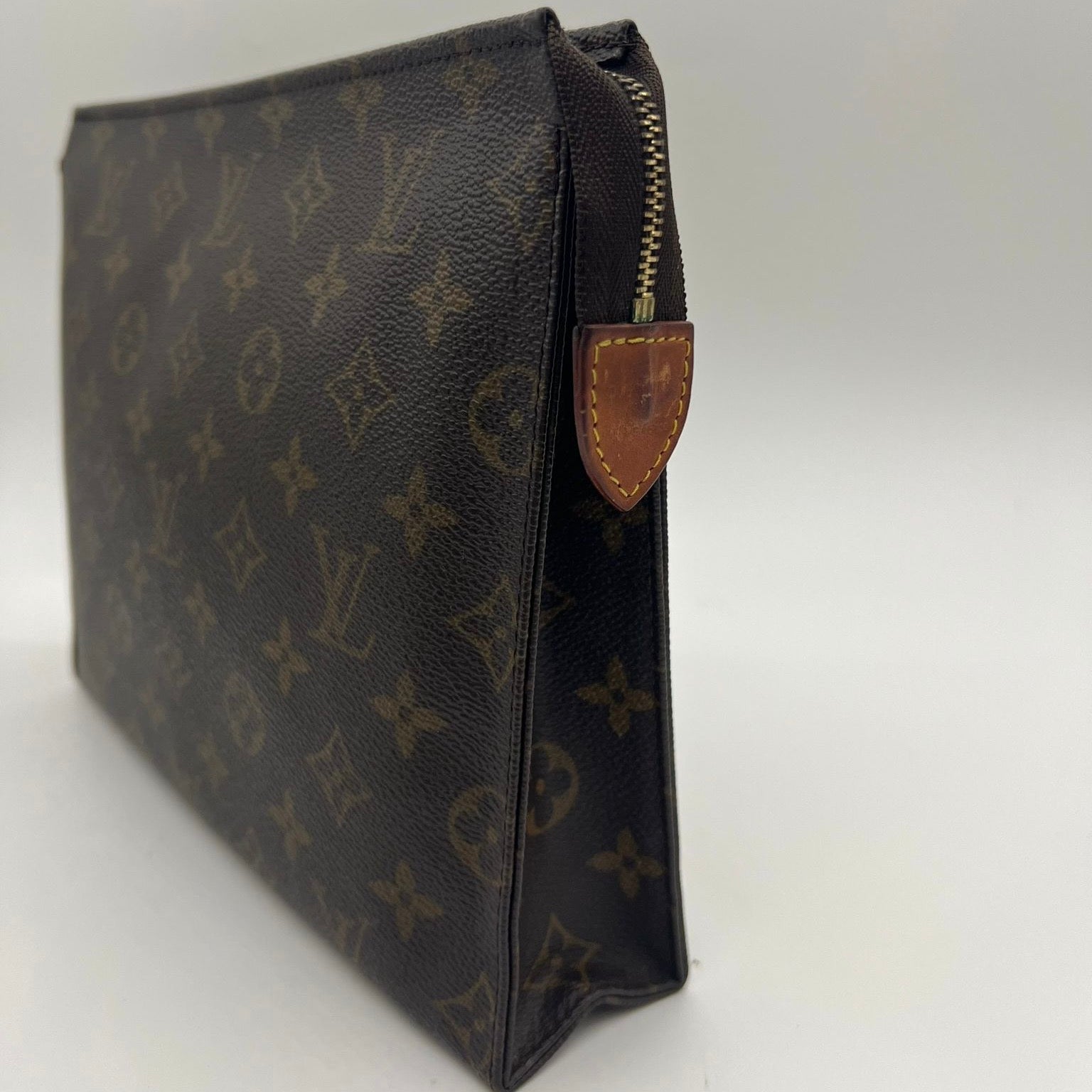 Louis Vuitton Cosmetics Clutch 26