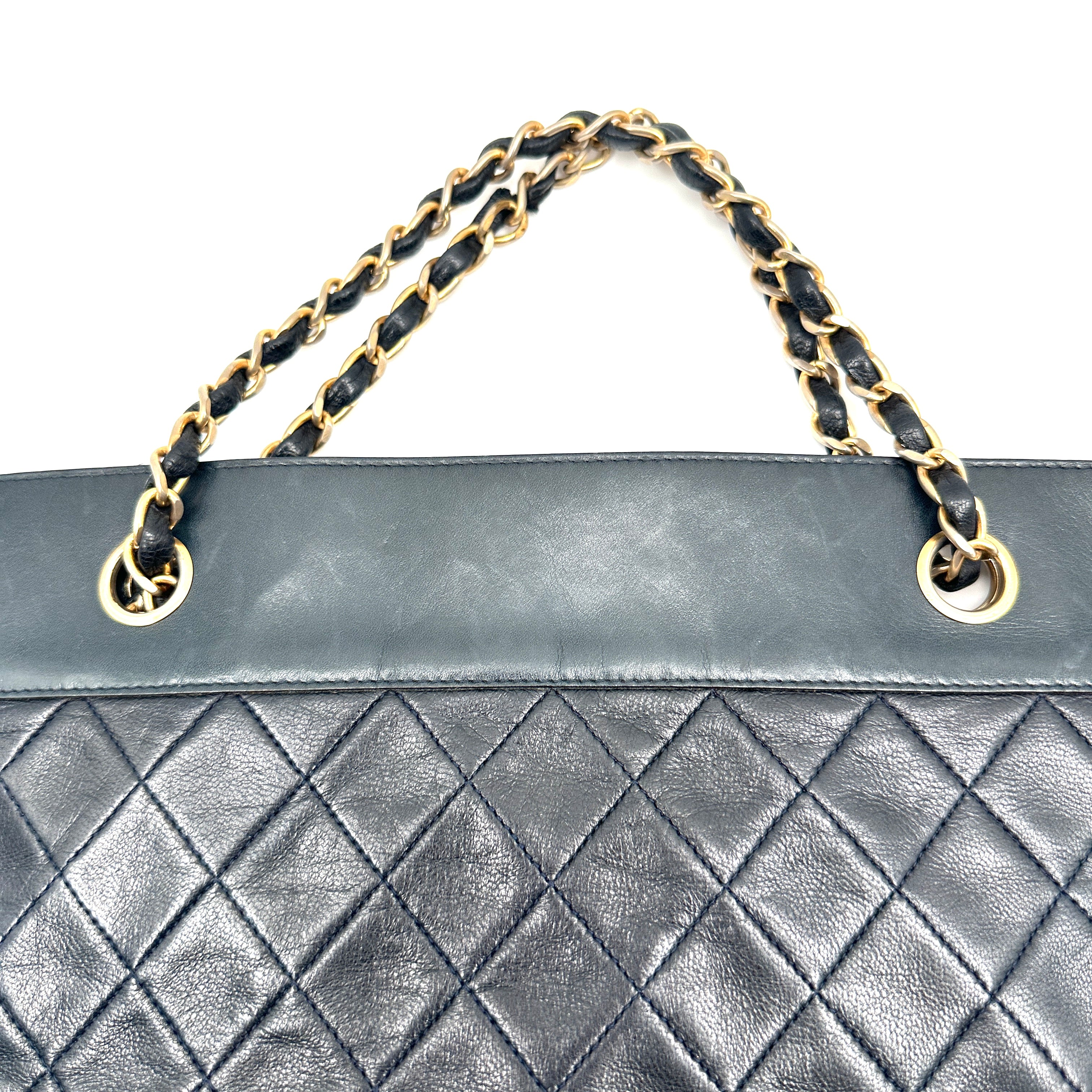 Matelasse Chain Tote Bag Leather Black