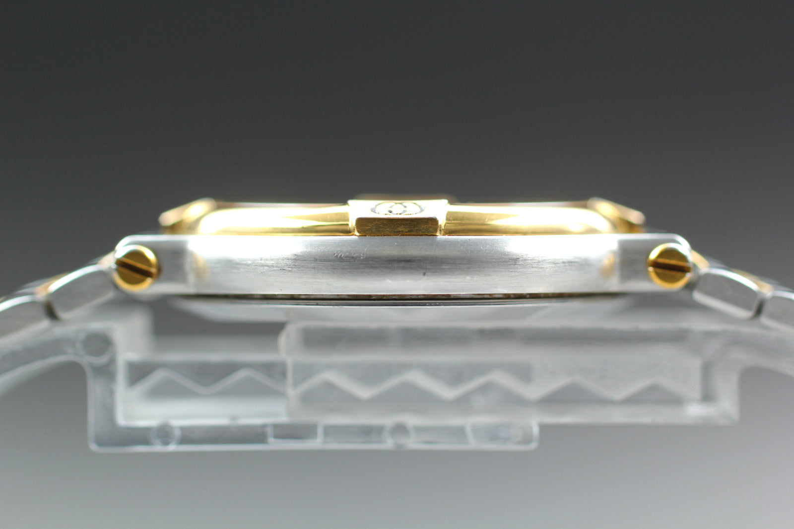 Gucci 9000M Wristwatch - Gold, Stainless Steel- קוטר 32 מ״מ