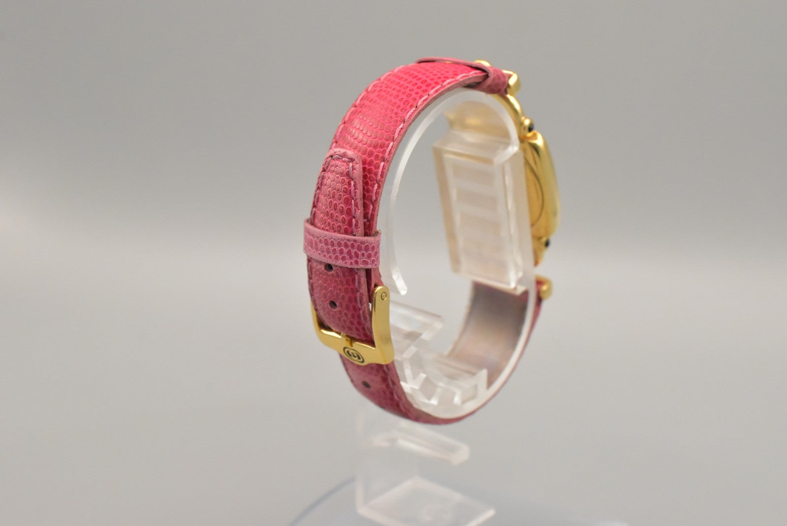 Gucci 6300L Wristwatch - White, Gold-Plated Base Metal