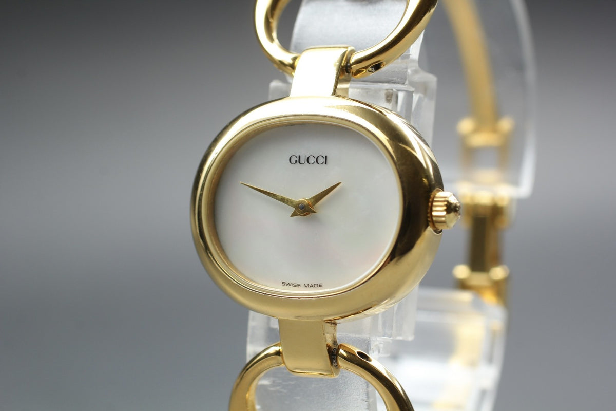 Gucci 1600 Wristwatch - Gold, Stainless Steel