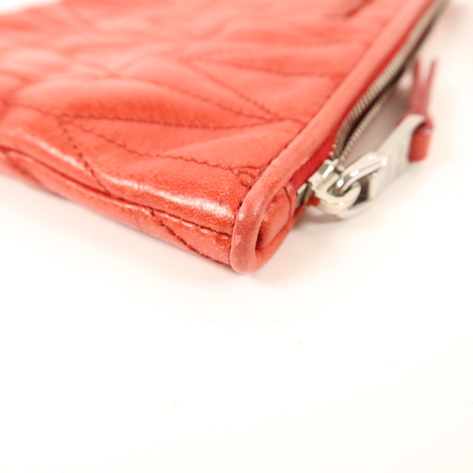 Miu Miu SHW Pouch - Red, Calfskin Leather