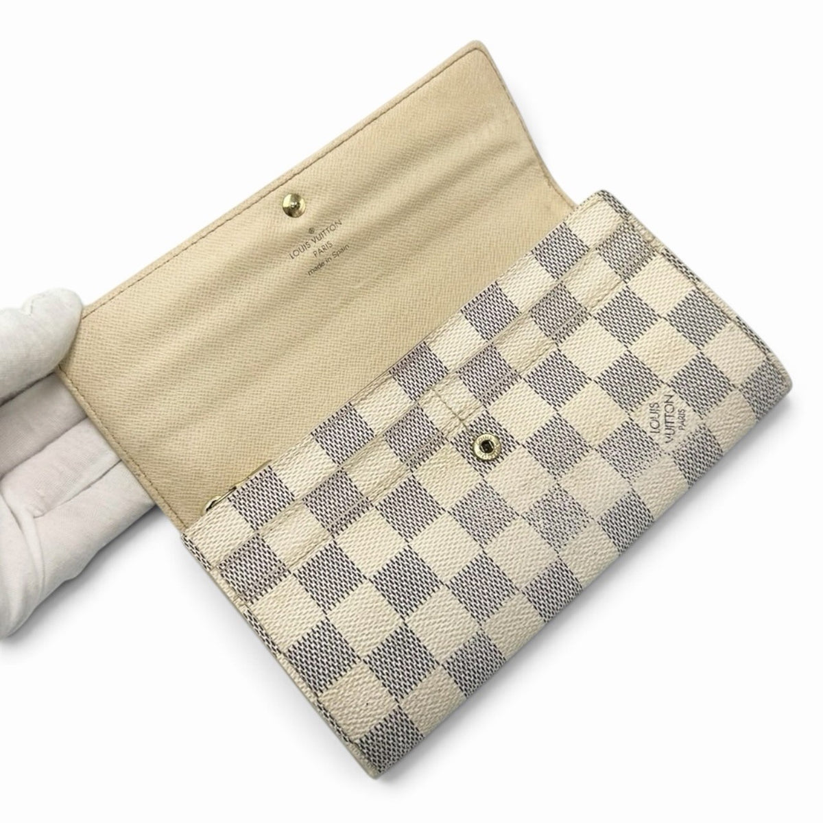 Louis Vuitton Damier Azur Portefeuille Sarah Wallet - White, Leather