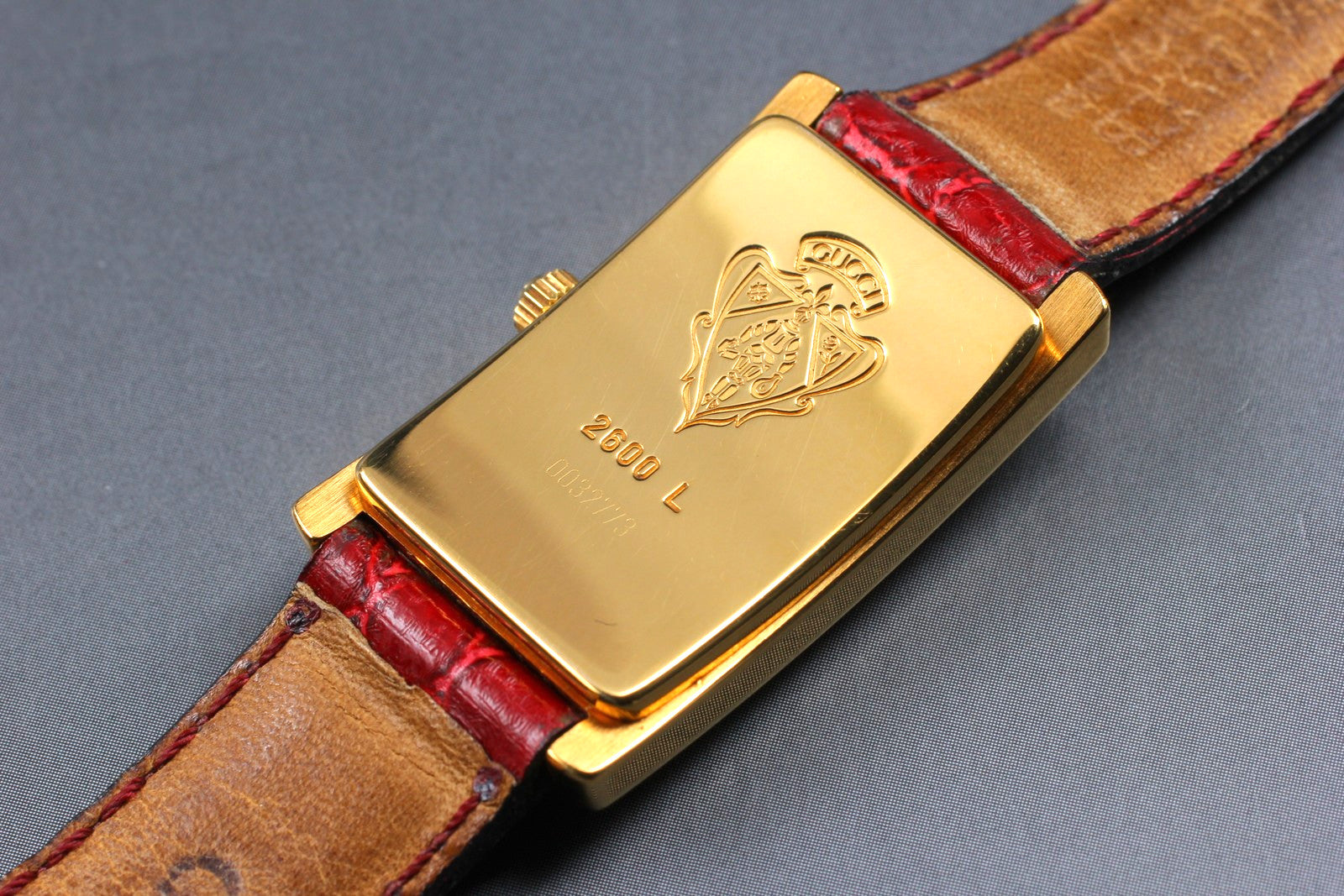 Gucci 2600L Wristwatch - Red, Leather