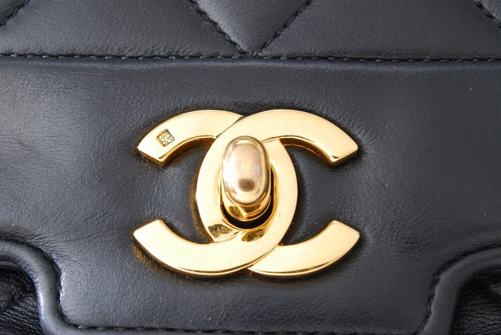 CHANEL Matelasse Chain Shoulder Bag - Dark Navy, Leather