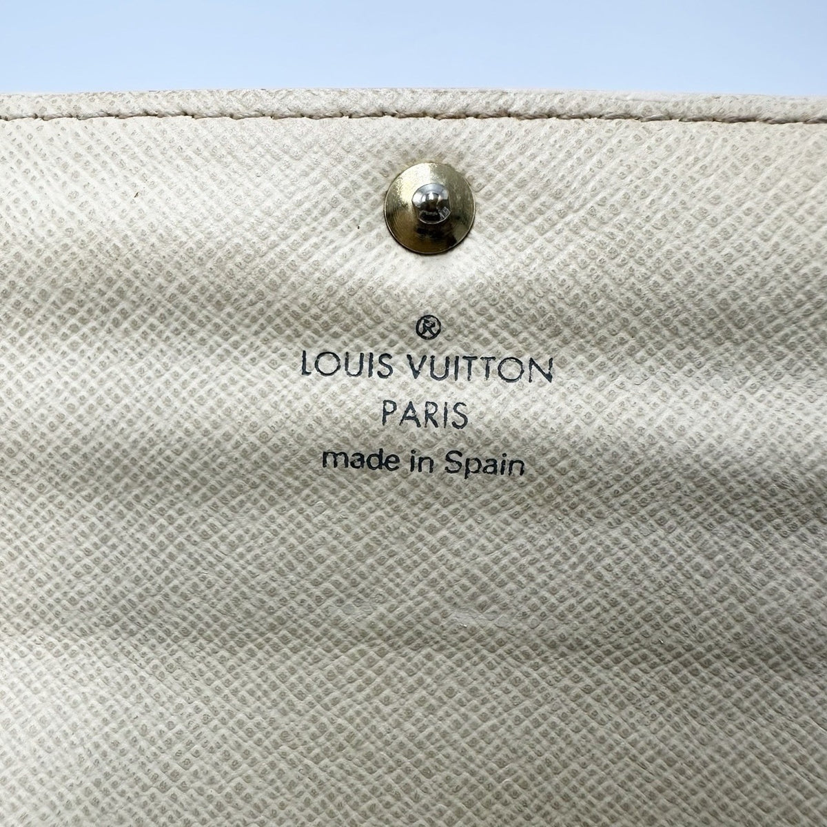 Louis Vuitton Damier Azur Portefeuille Sarah Wallet - White, Leather