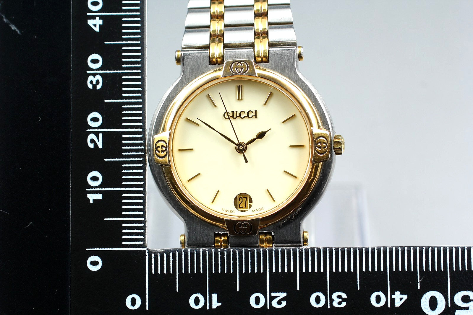 Gucci 9000M Wristwatch - Ivory, Stainless Steel