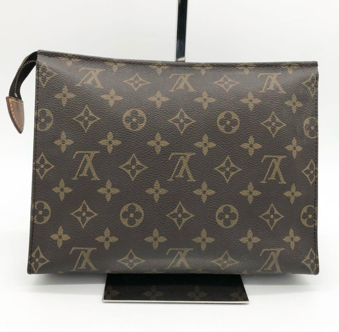 Louis Vuitton Cosmetics Clutch 26