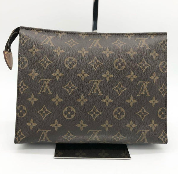 Louis Vuitton Cosmetics Clutch 26