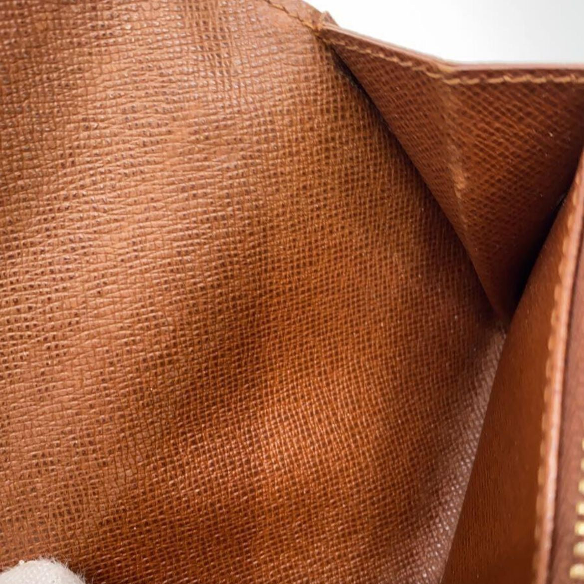 LOUIS VUITTON PORTONET ZIP BI-FOLD WALLET