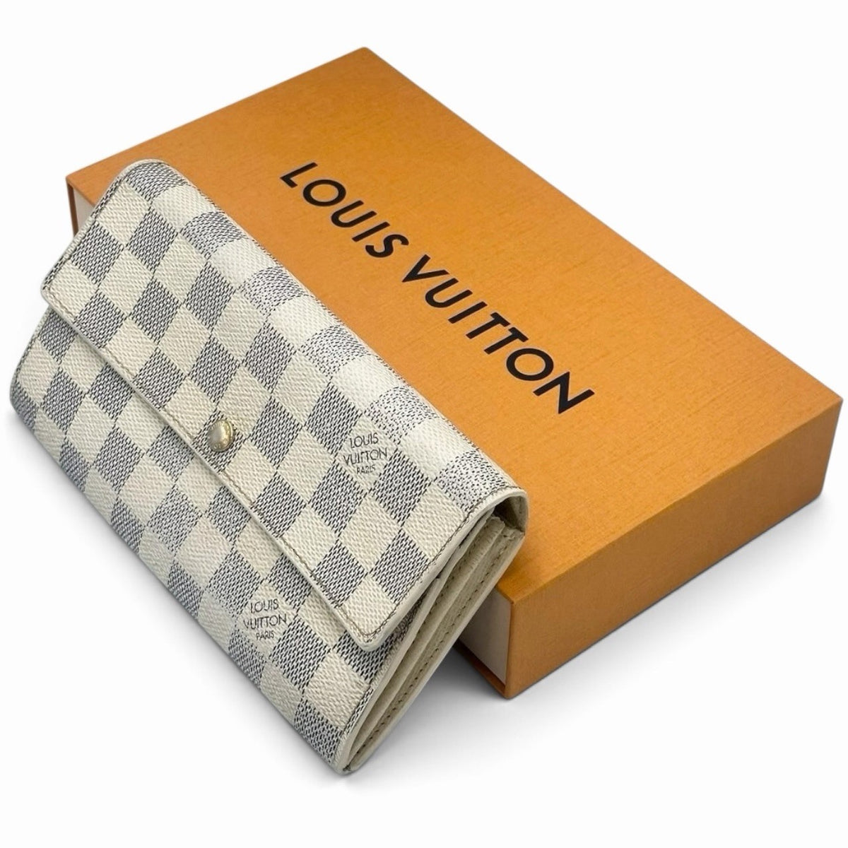 Louis Vuitton Damier Azur Portefeuille Sarah Wallet - White, Leather