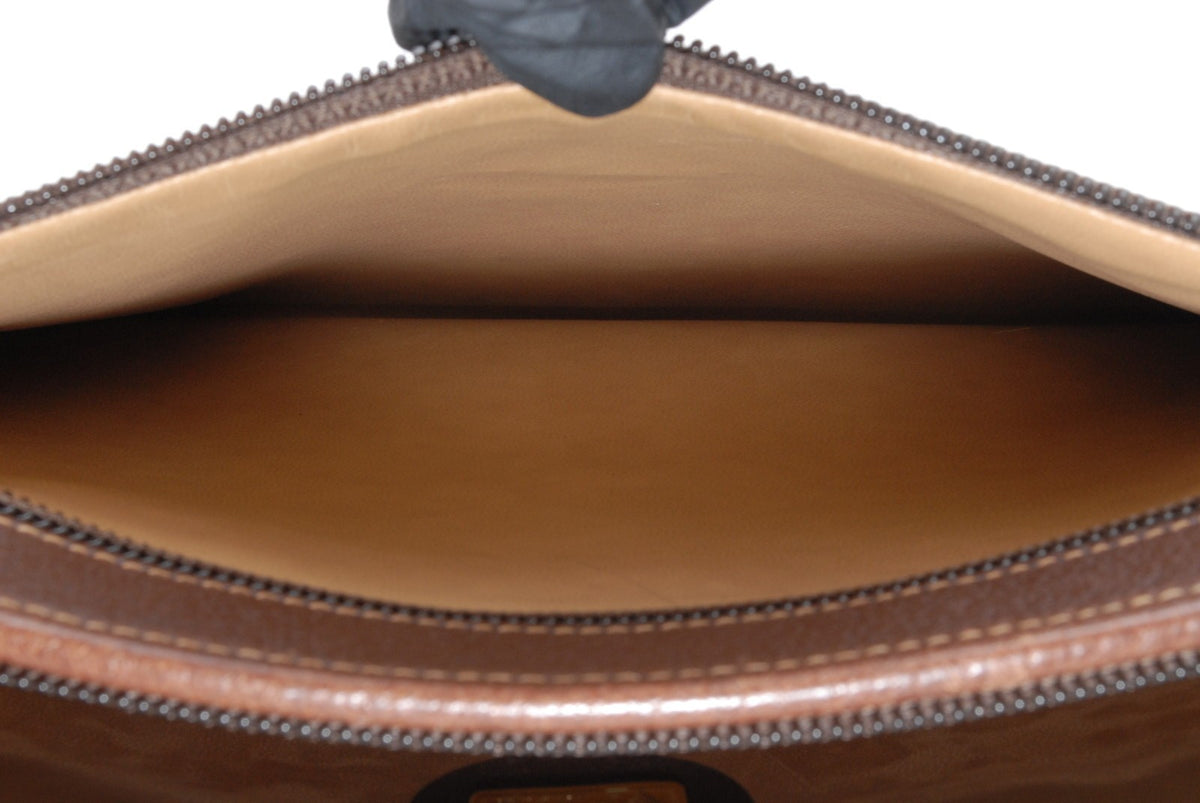 Gucci GG Supreme Clutch Hand Bag - Beige Brown, PVC Leather