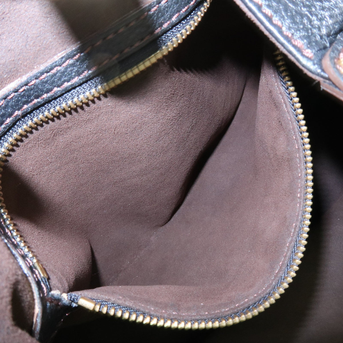 Louis Vuitton Monogram Leather Mahina L Shoulder Bag Noir