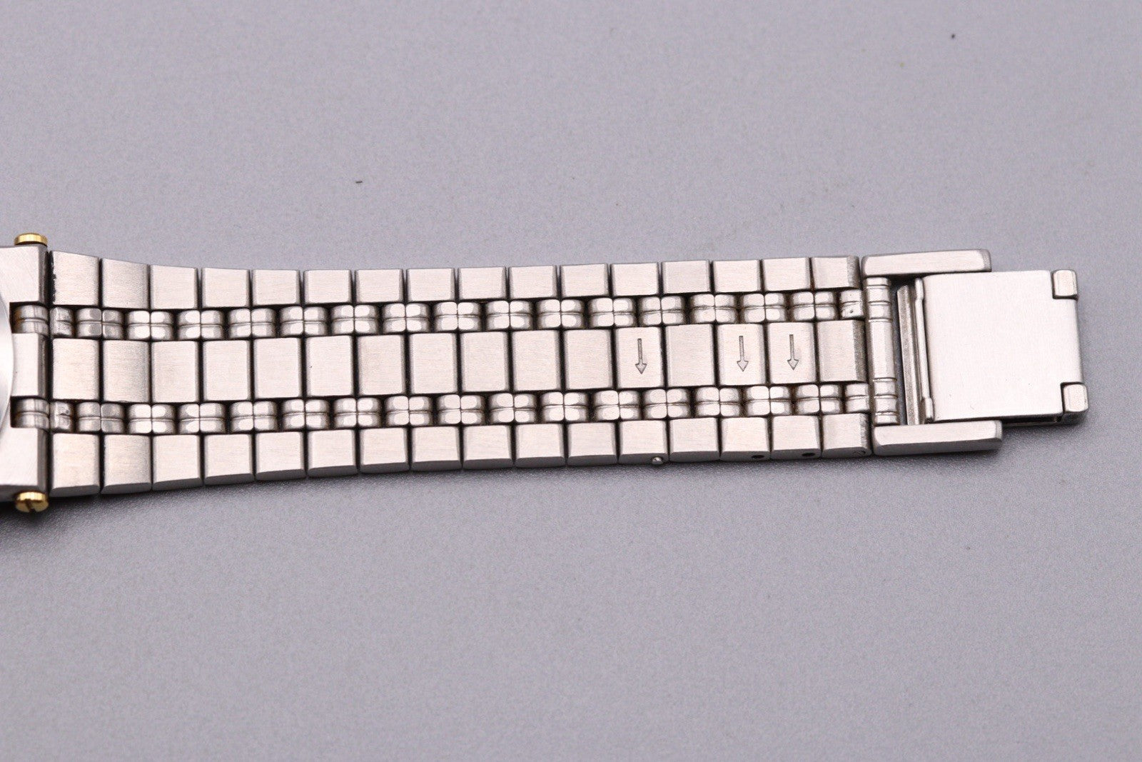 Gucci 9000M Wristwatch - Gold, Silver, Stainless Steel