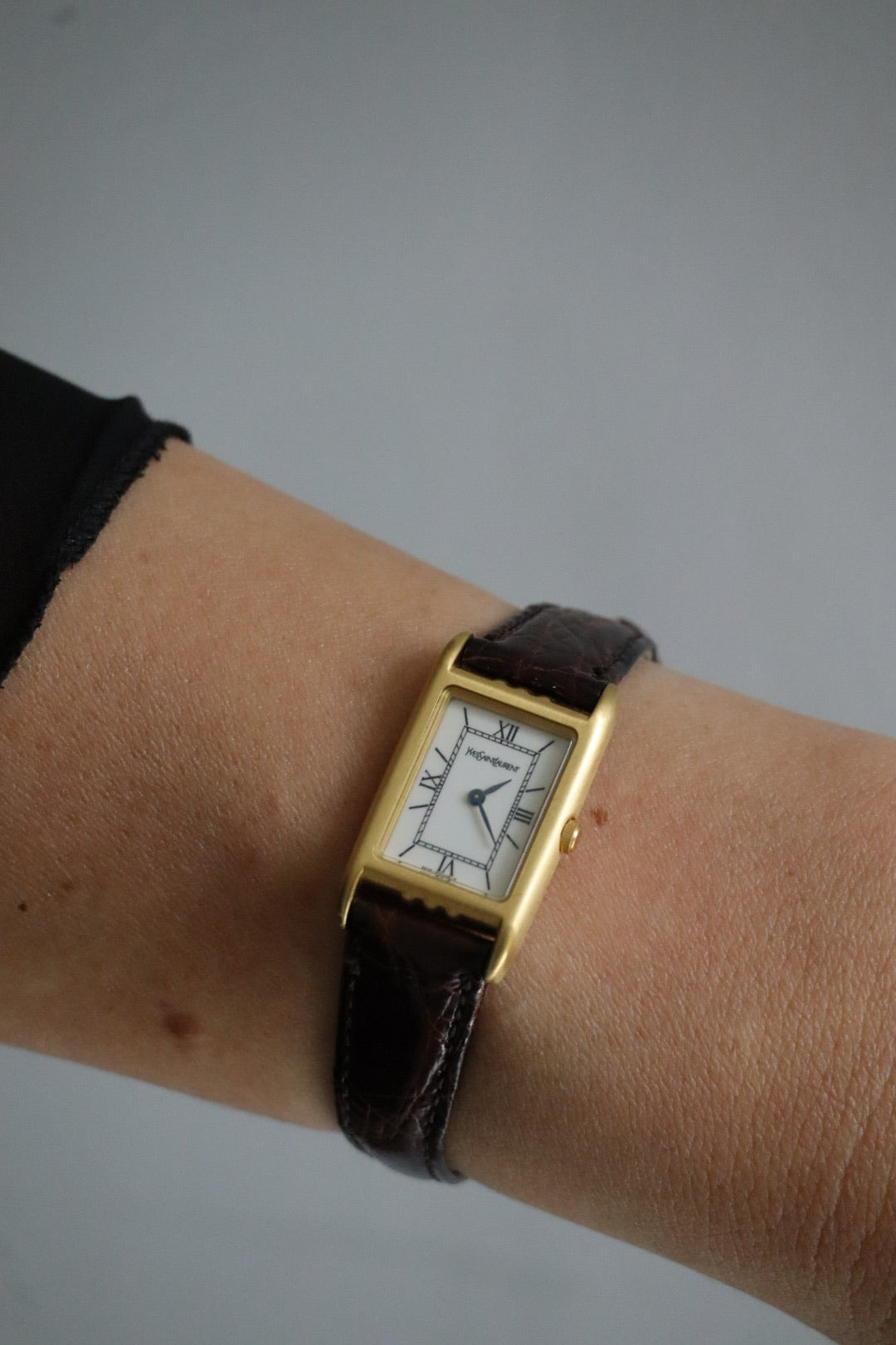 Yves Saint Laurent 5420-F46860 Women's Watch - White, Leather