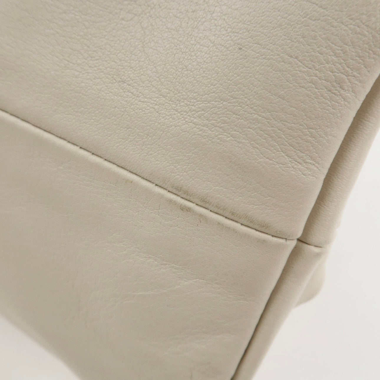 BOTTEGA VENETA Leather The Pouch Clutch Bag