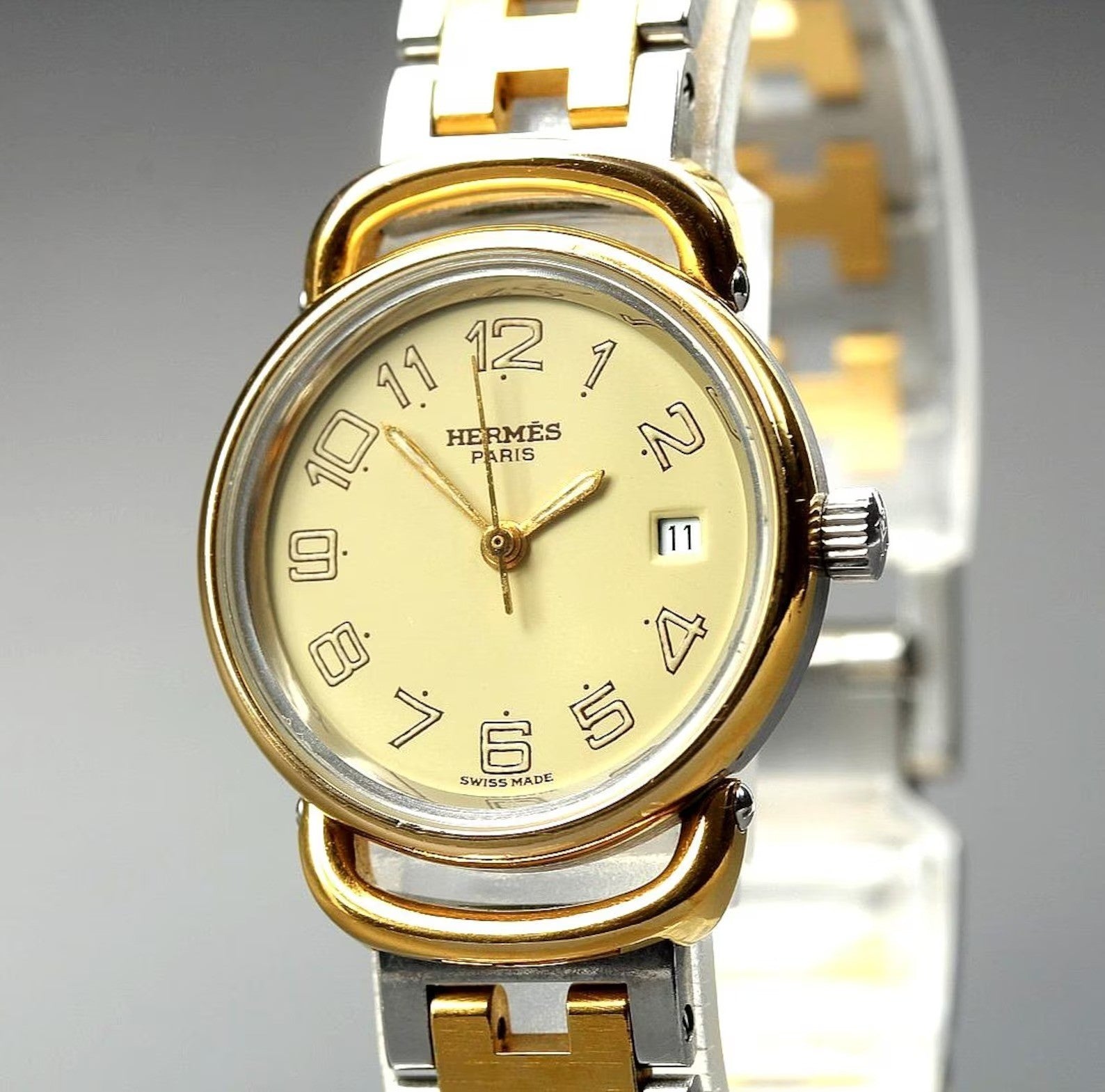 Hermès Pullman Wristwatch - Gold, Stainless Steel