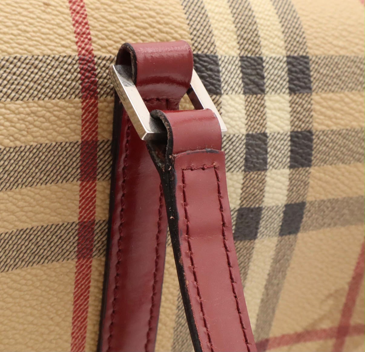 Burberry round bag- red- קשה מאד להשגה!