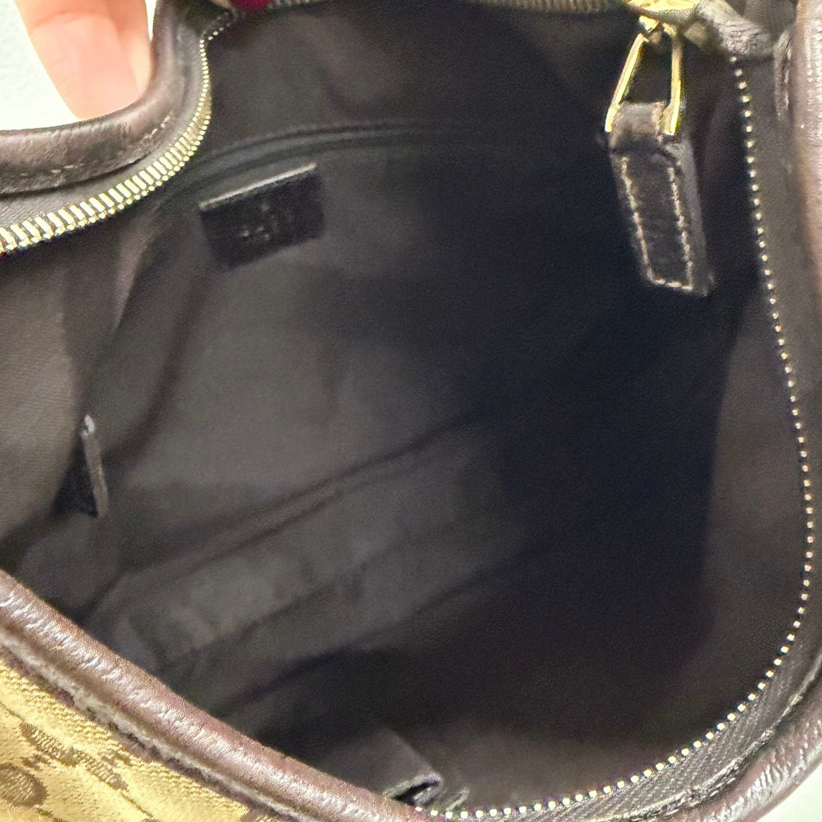Gucci Abbey Hobo Shoulder Bag