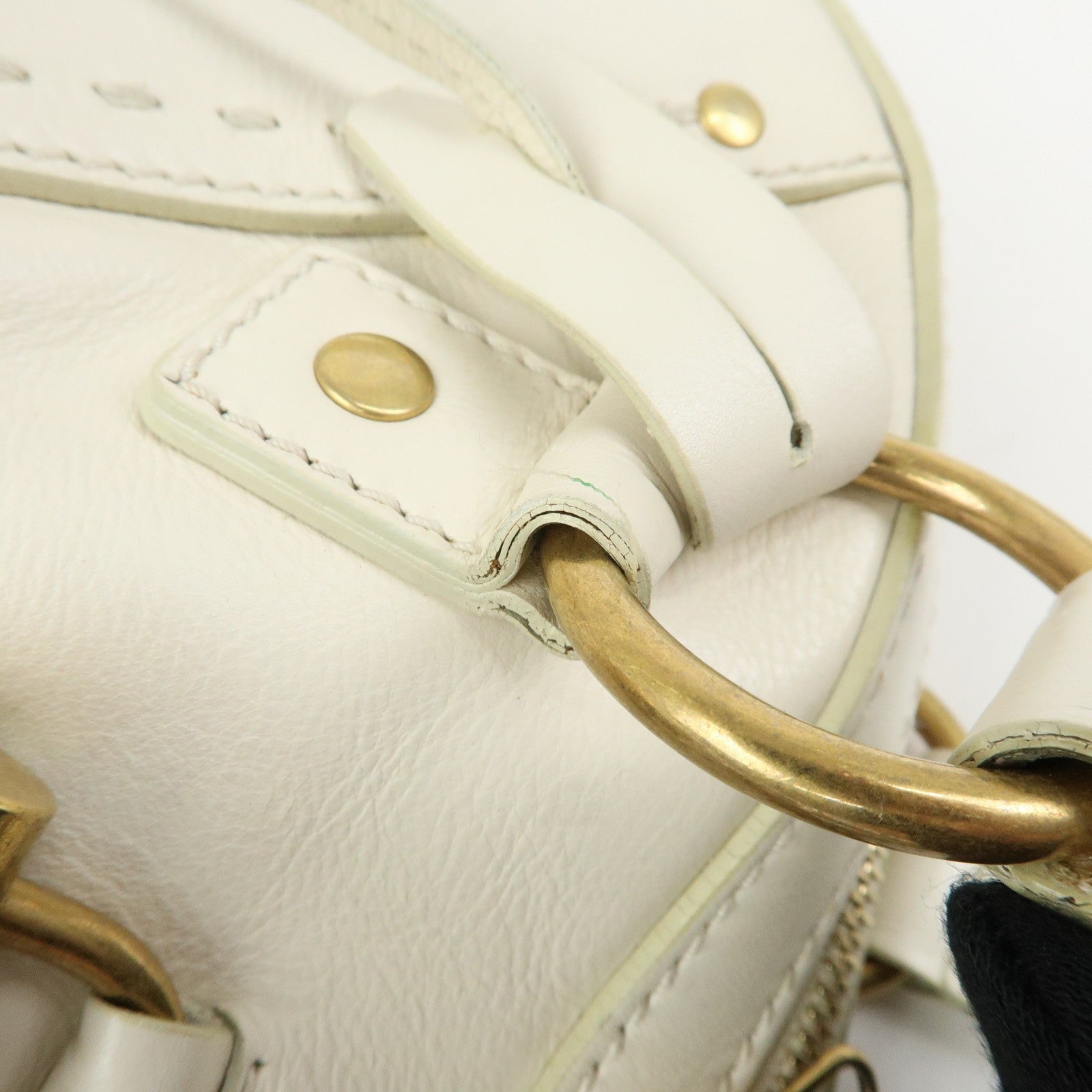 Saint Laurent Muse Y Line Hand Bag - Ivory, Leather