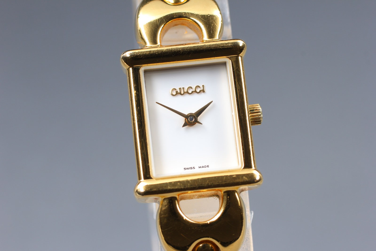 Gucci 1800L.2 Wristwatch - Gold, Stainless Steel, Leather