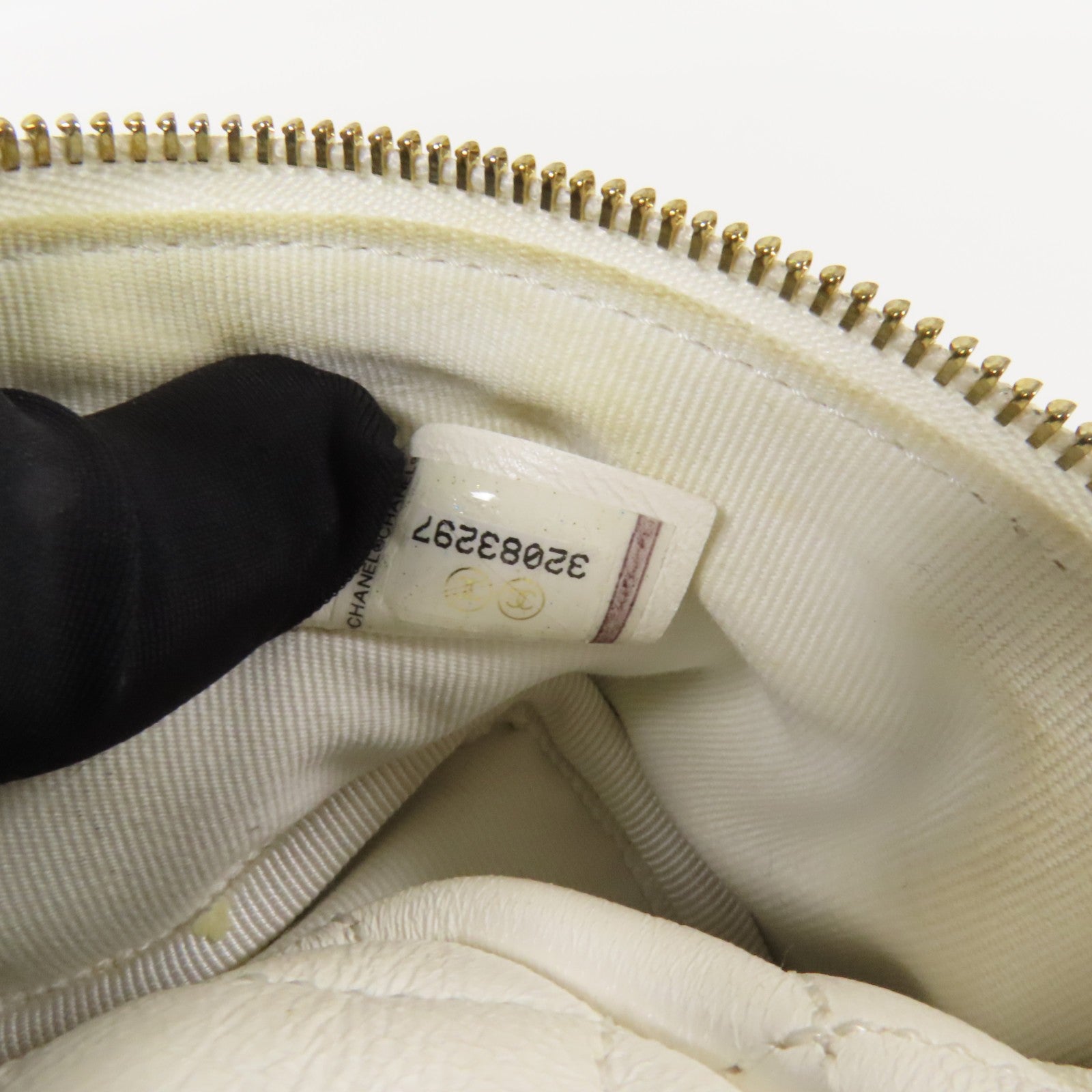 CHANEL Kinsaku Handbag - White, Cowhide Leather