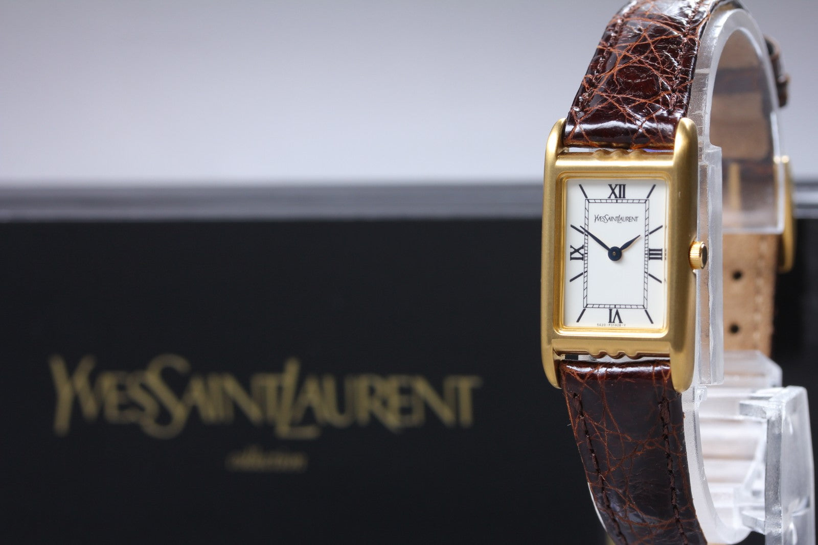 Yves Saint Laurent 5420-F46860 Women's Watch - White, Leather