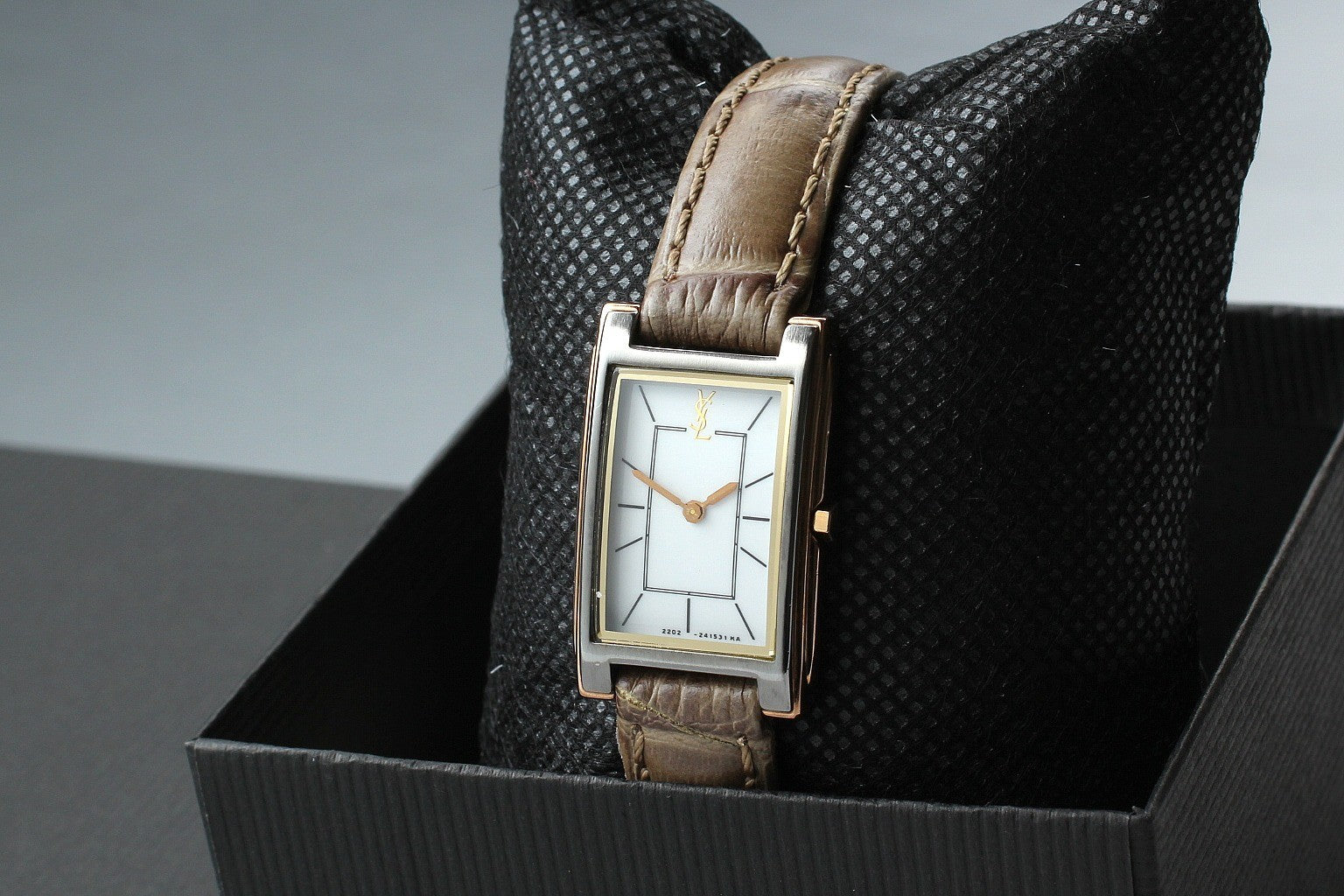 Yves Saint Laurent 2202-229053 Women's Watch - Brown, Leather