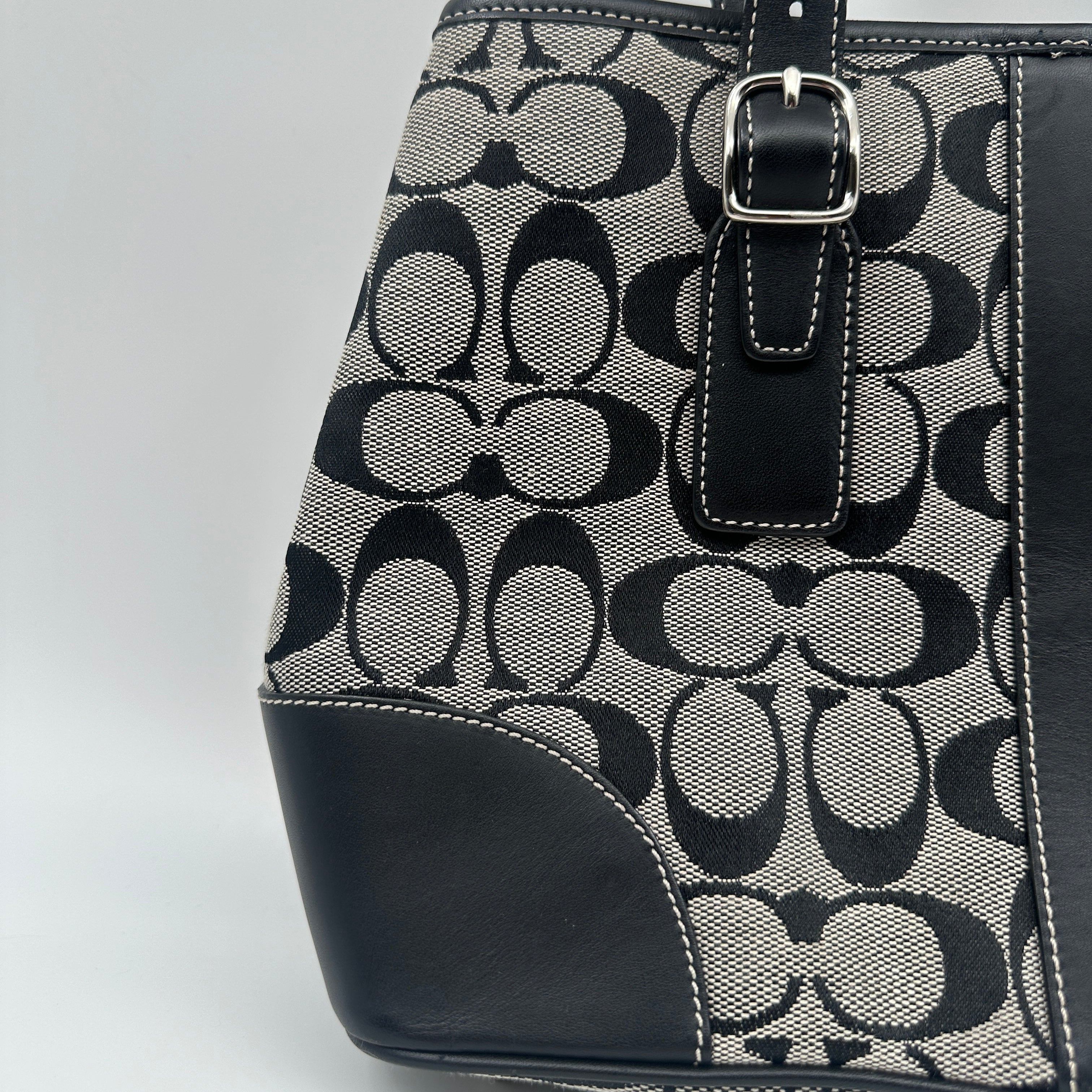 Signature Handbag Black Canvas/Leather