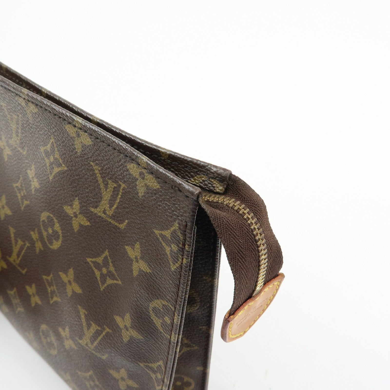 Louis Vuitton Cosmetics Clutch 26