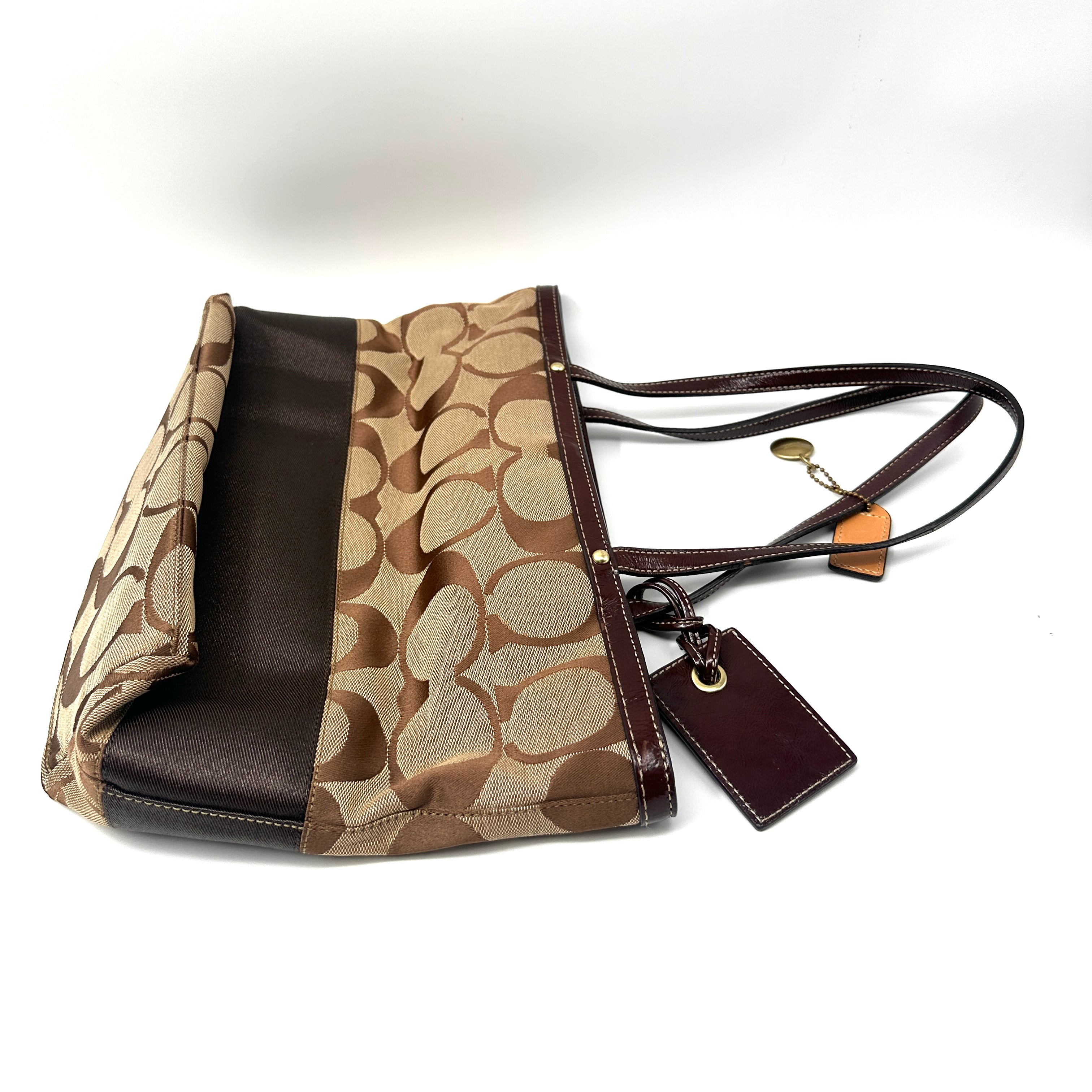 Signature Shoulder Tote Bag