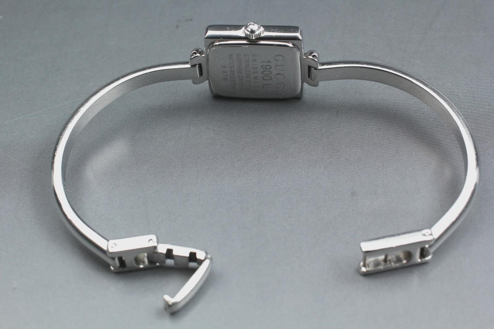 Gucci 1900L Wristwatch - Silver, Stainless Steel