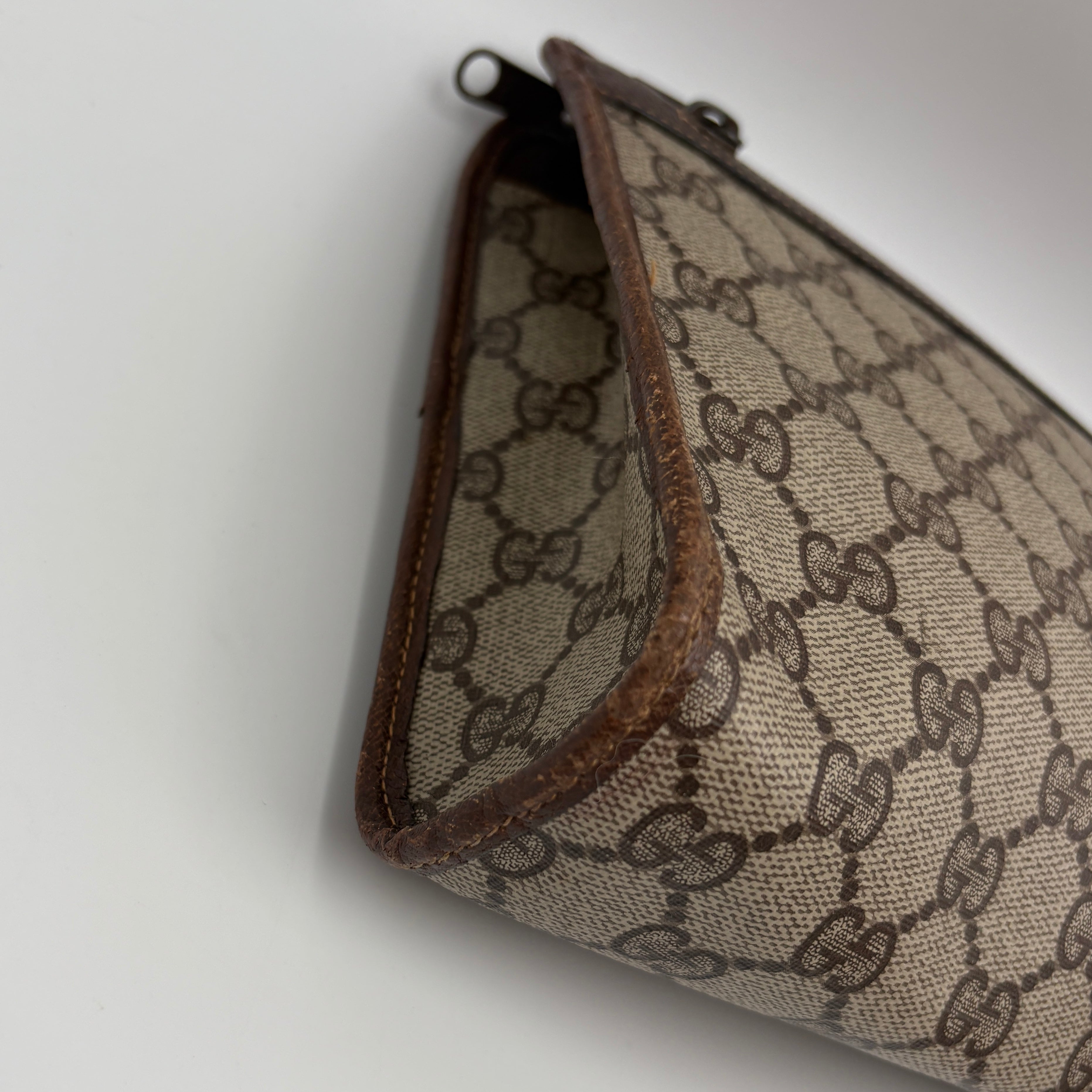 GUCCI GG CLUTCH BAG