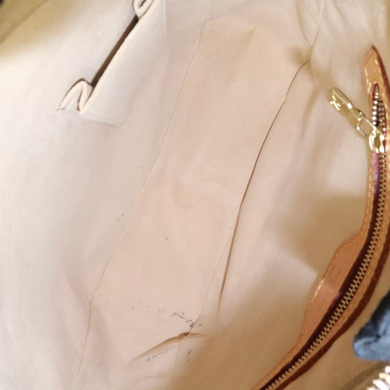 Louis Vuitton Looping GM