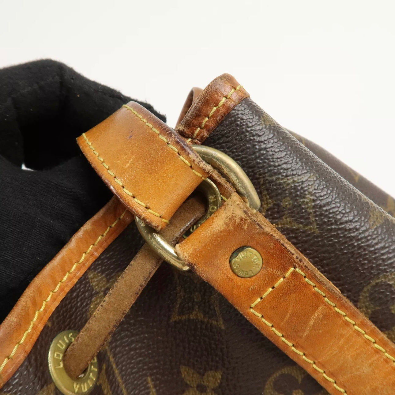 Louis Vuitton Petit Noe bucket Bag