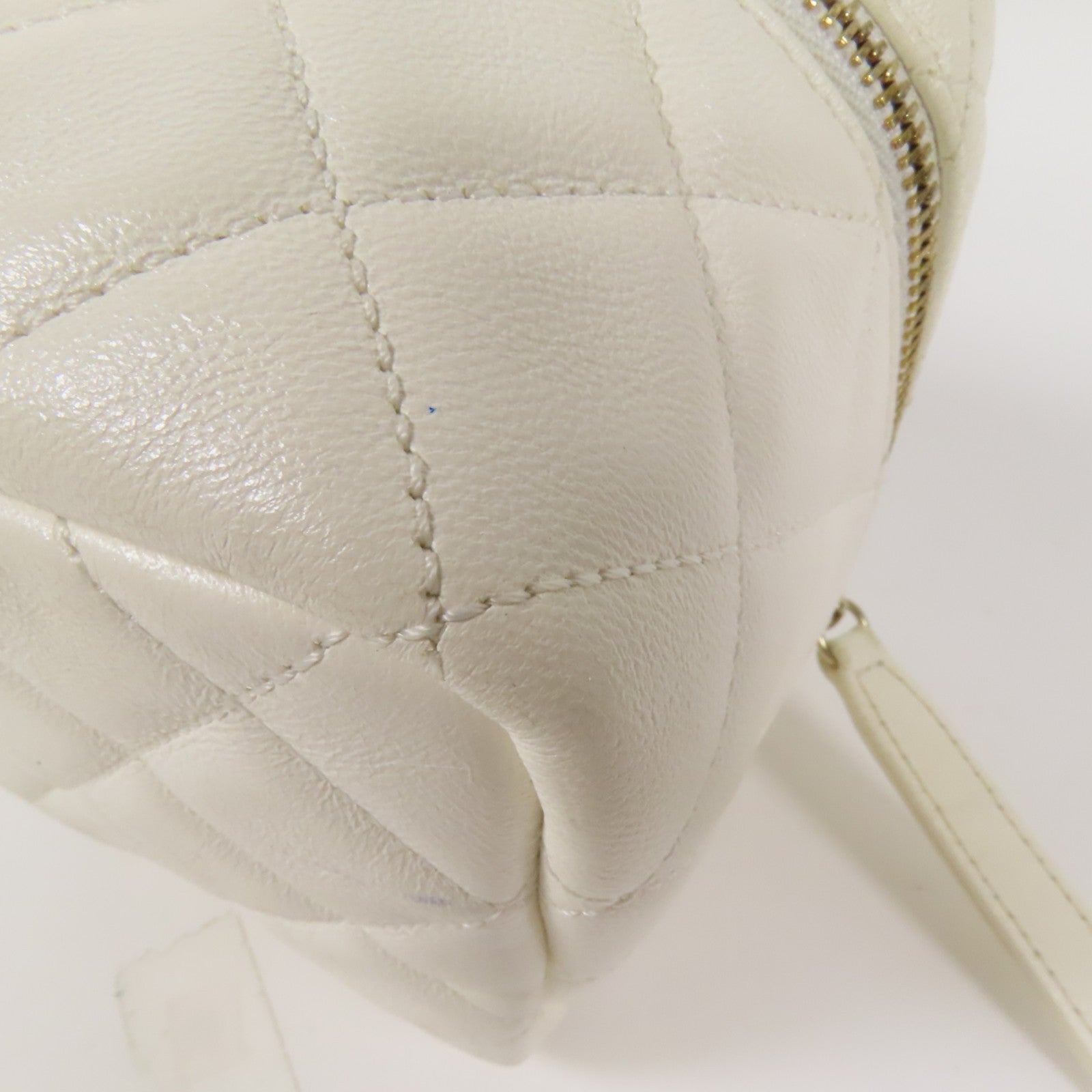 CHANEL Kinsaku Handbag - White, Cowhide Leather