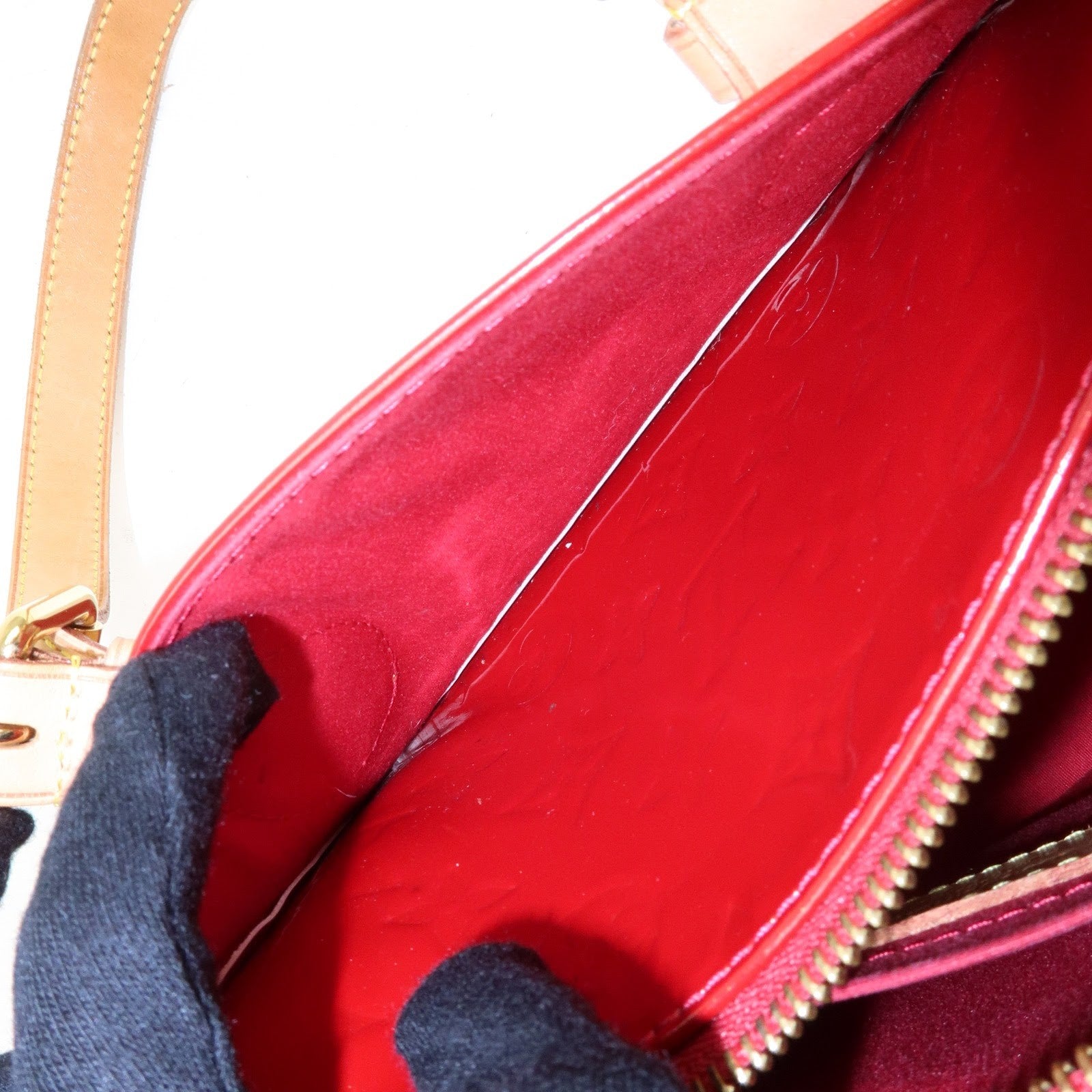 Louis Vuitton M93507 Hand Bag - Pomme DAmour, Vernis Leather