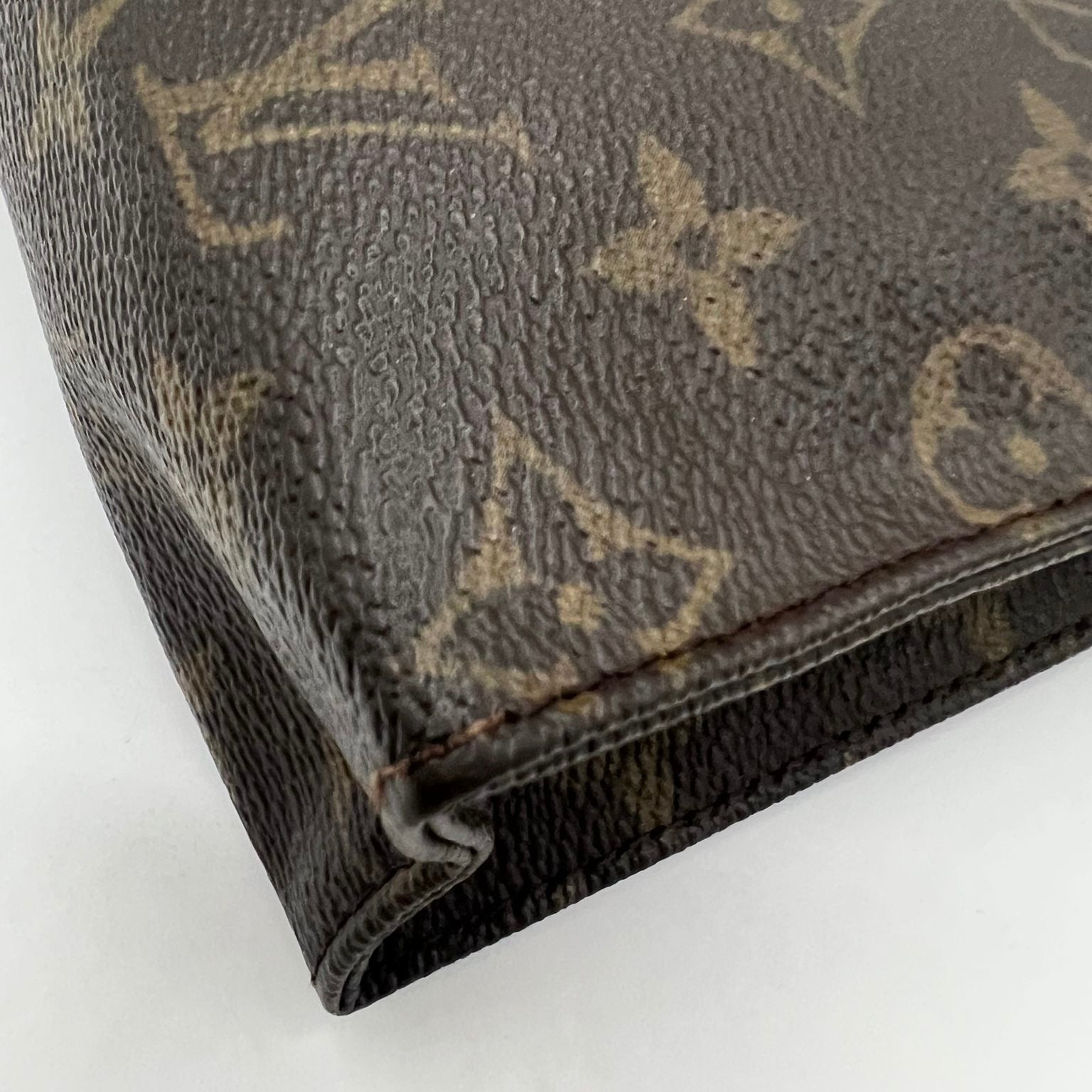 Louis Vuitton Cosmetics Clutch 26