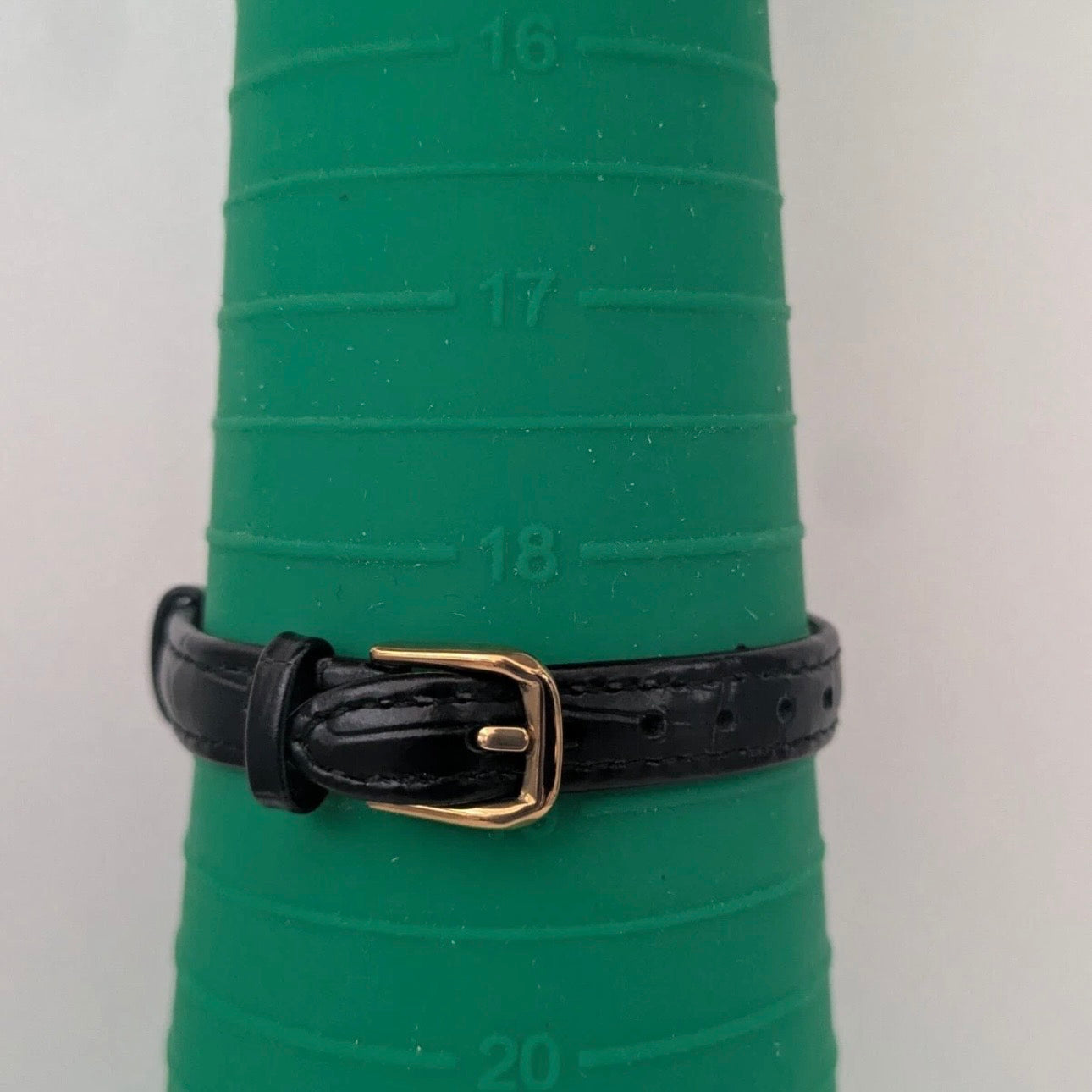 Vintage GUCCI 6000L 23mm Black Dial Gold Quartz Watch