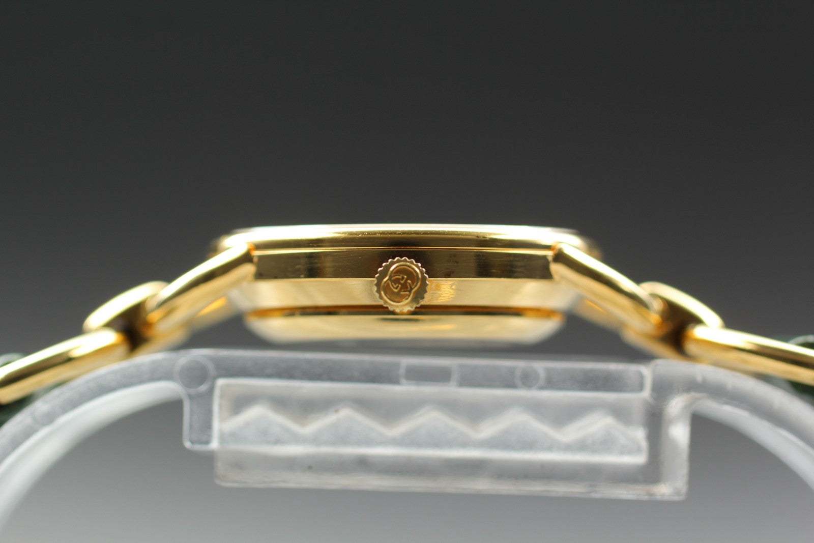 Gucci 6000.2.L Wristwatch - Gold, Stainless Steel