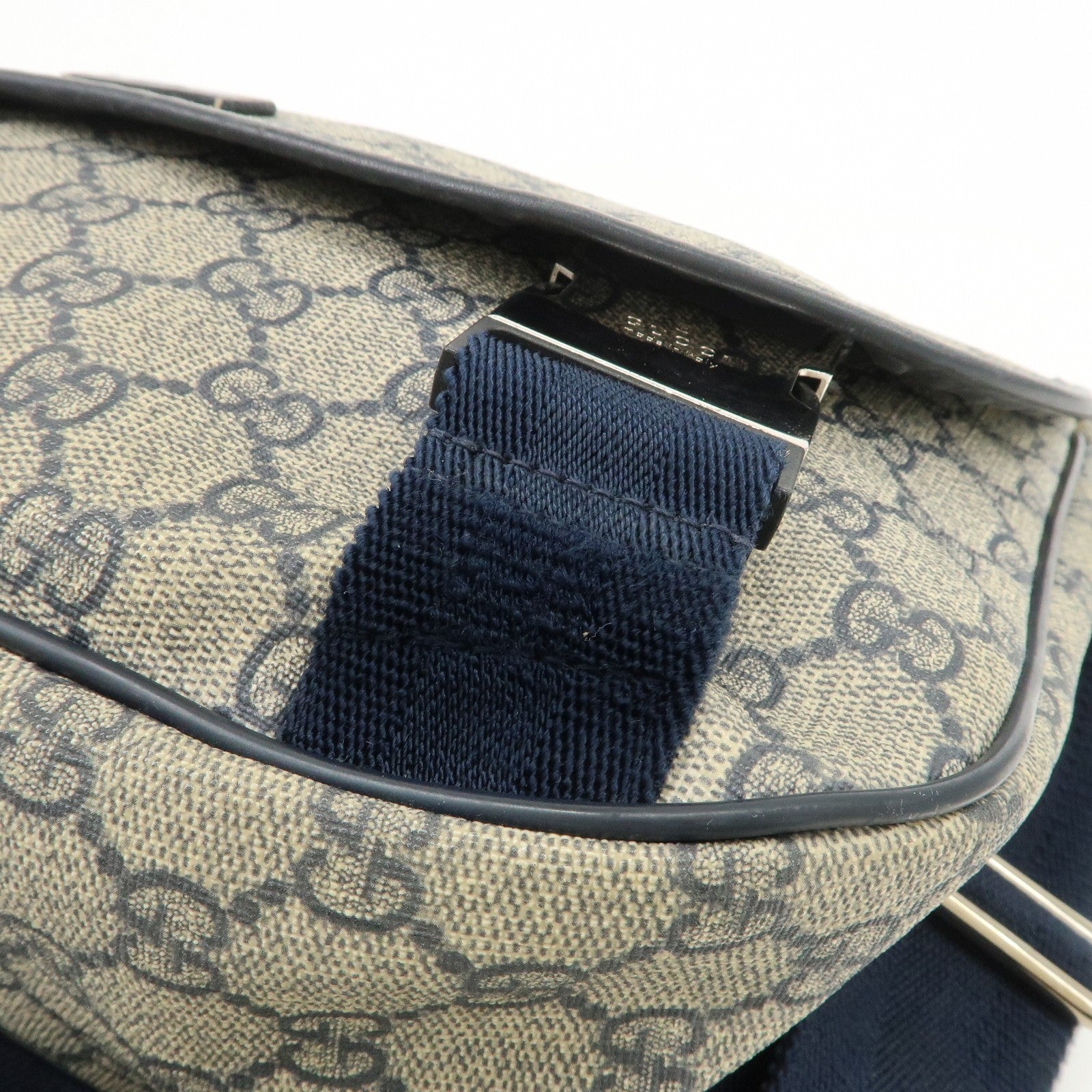 Gucci Shoulder Bag - Beige Navy, GG Supreme