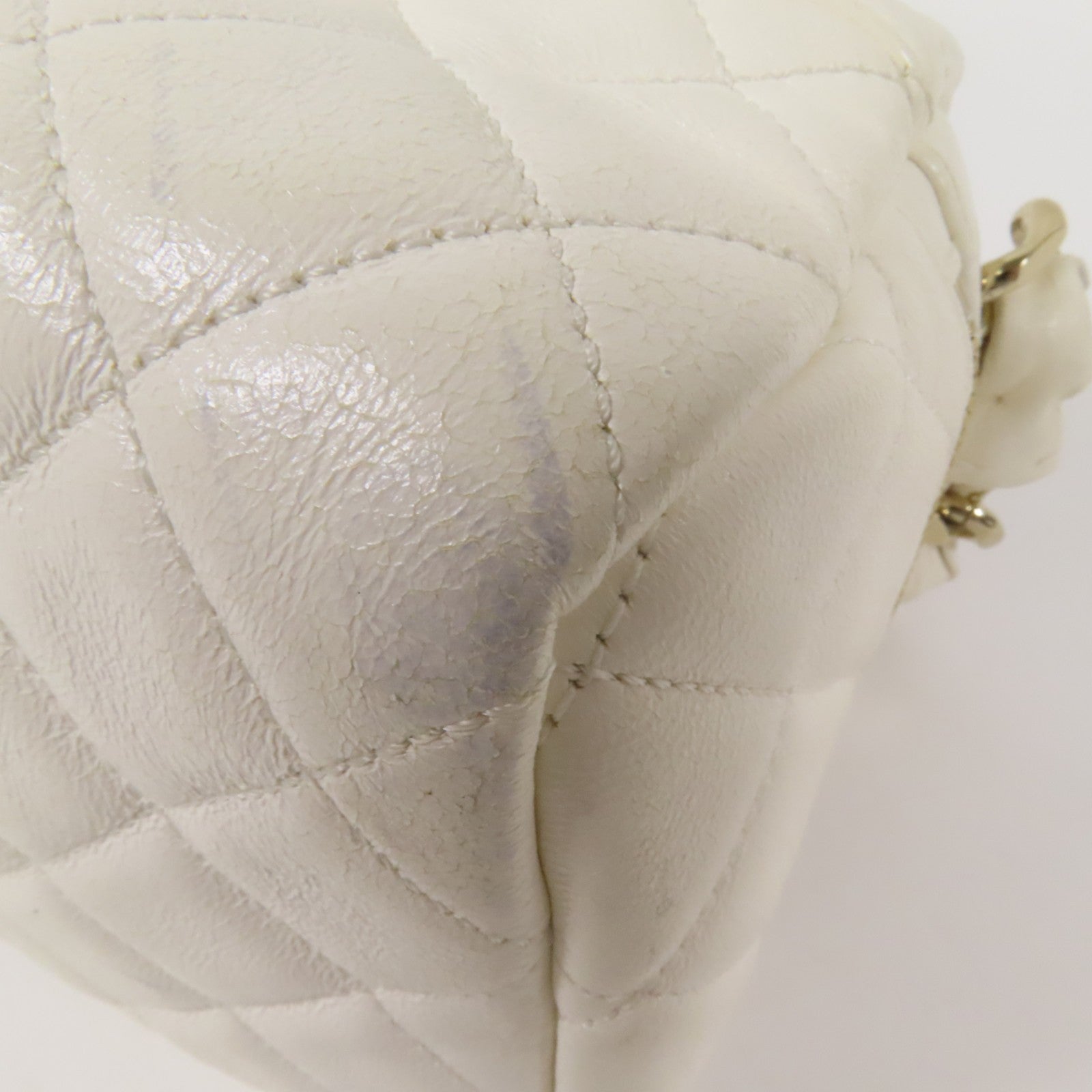 CHANEL Kinsaku Handbag - White, Cowhide Leather