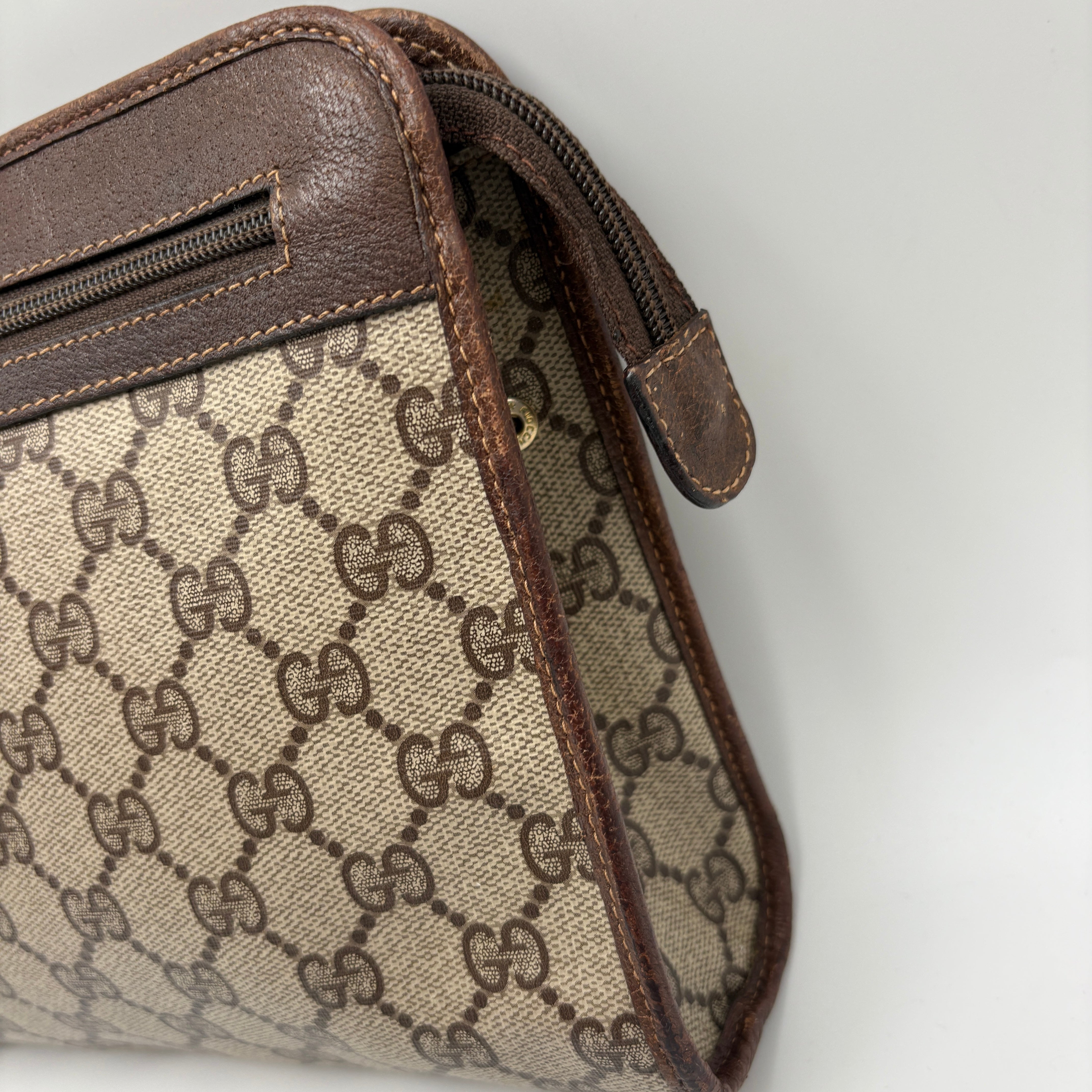 GUCCI GG CLUTCH BAG