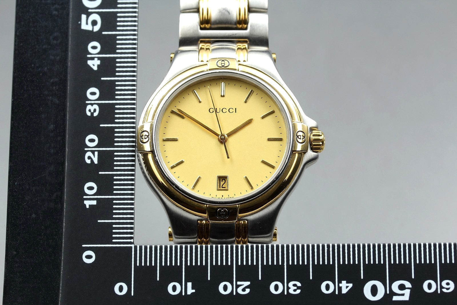 Gucci 9040M Watch - Ivory, Stainless Steel