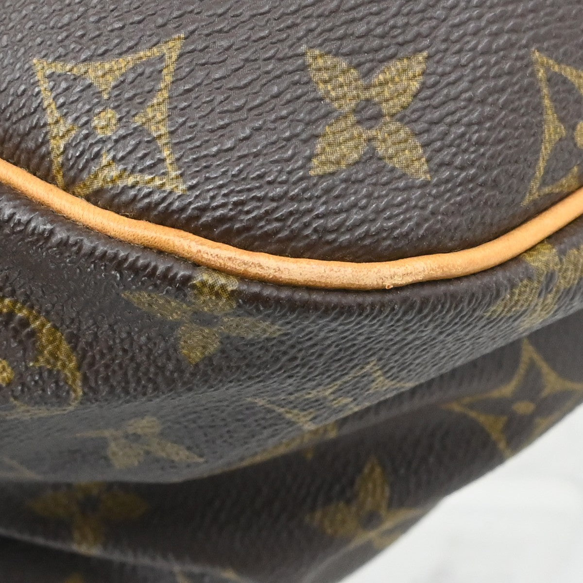 Louis Vuitton Saumur 35 Shoulder Bag - Brown, Monogram Canvas, Leather