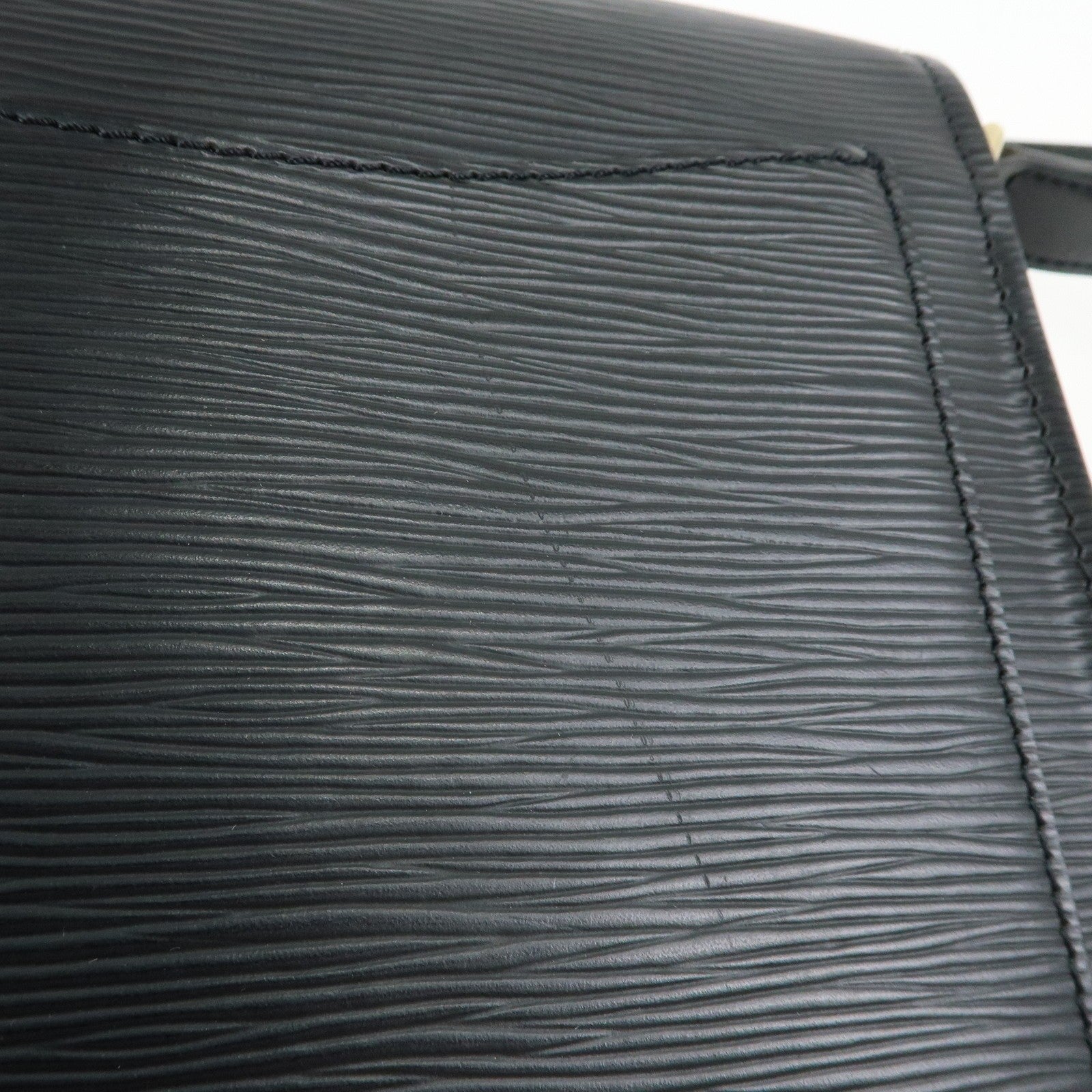 Louis Vuitton Shoulder Crossbody Bag - Noir, Epi Leather