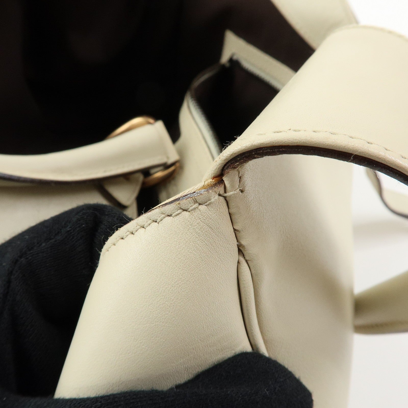 Gucci Jeckie Shoulder Bag - Ivory, Leather
